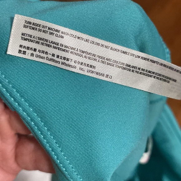 FREE PEOPLE MOVEMENT TEAL YOGA LEGGINGS STRETCH COMPRESSION 3/4 LENGTH SZ MEDIUM - Picture 11 of 11